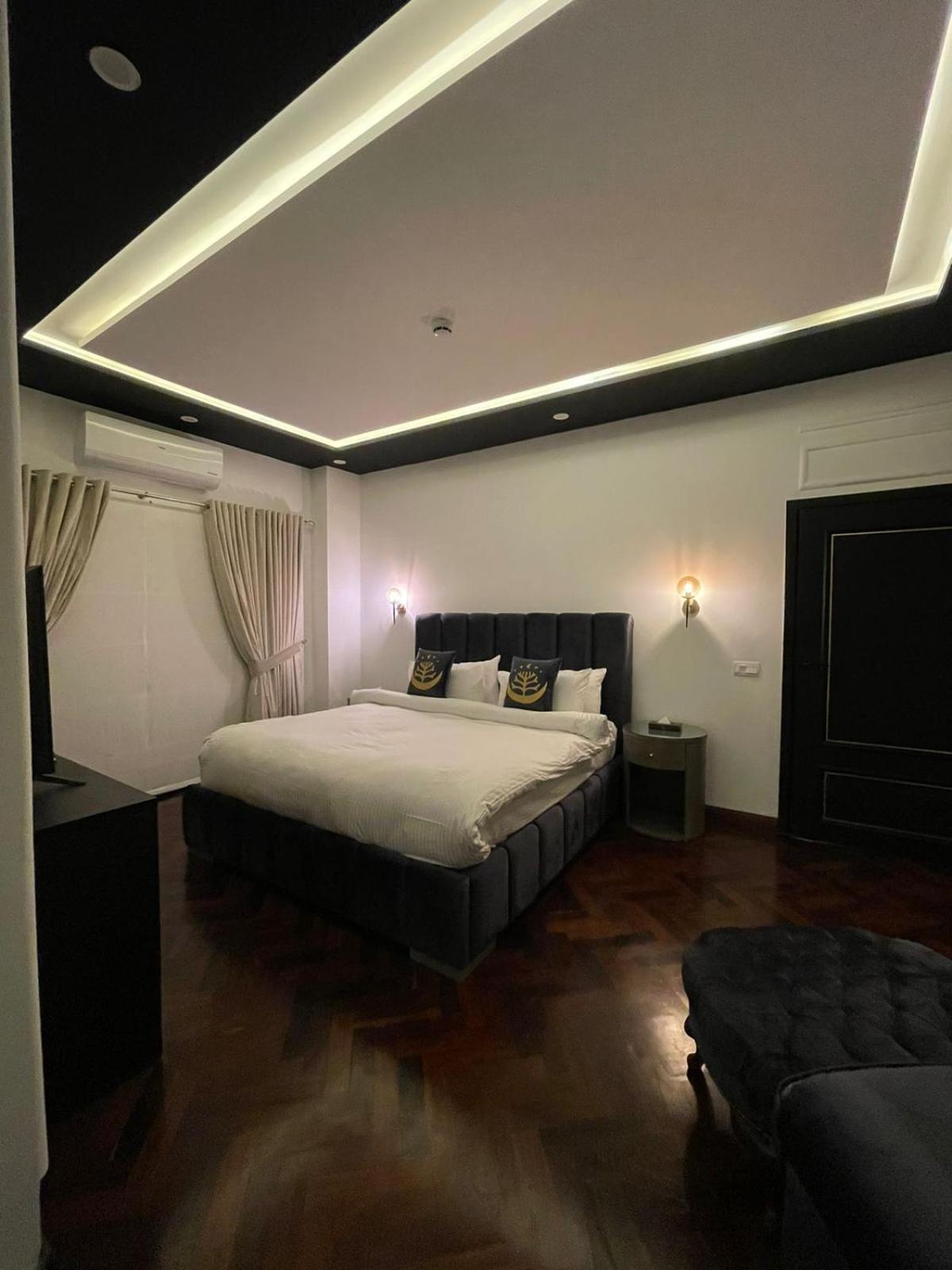 Villa Vista Islamabad Bagian luar foto