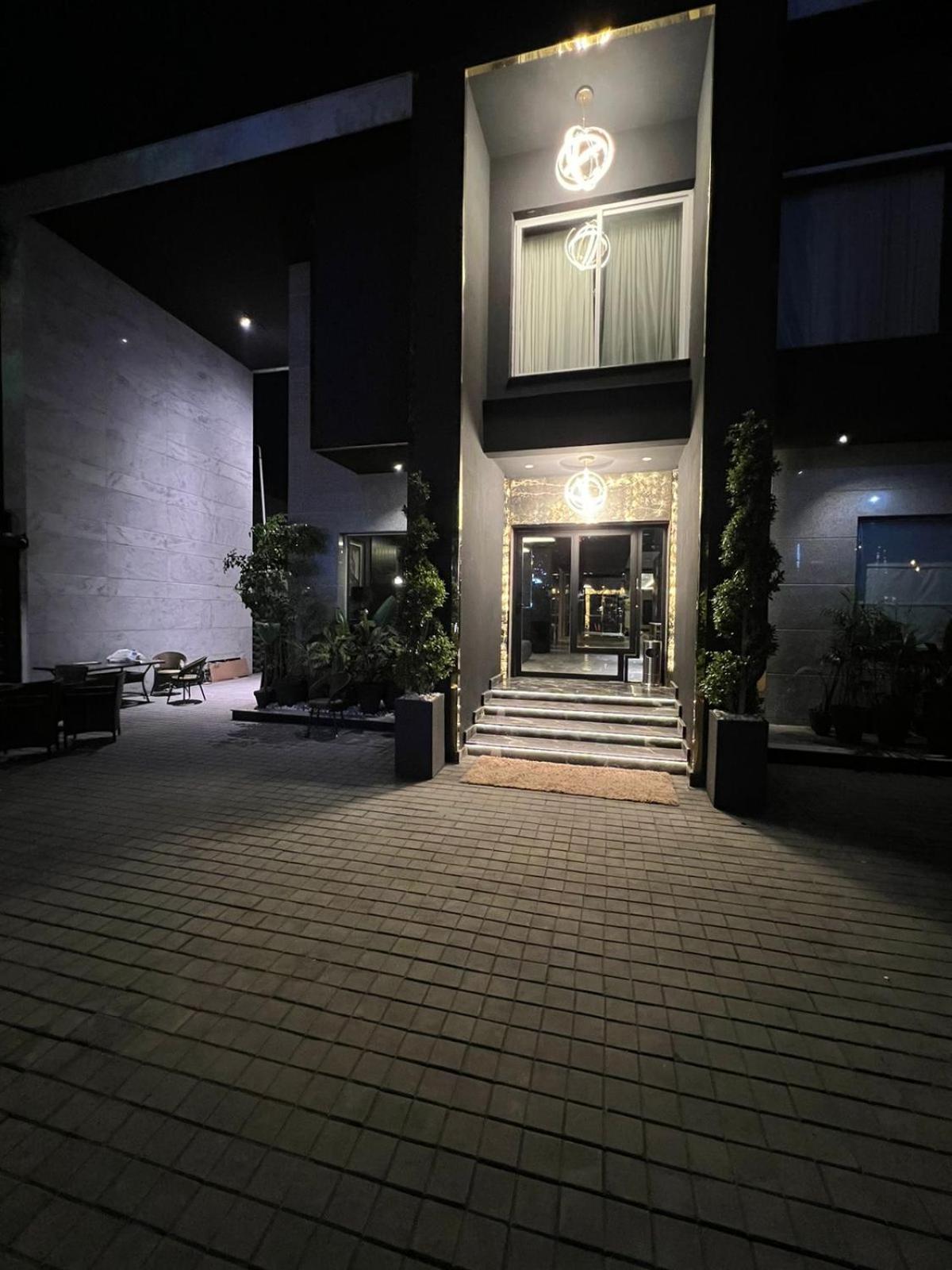 Villa Vista Islamabad Bagian luar foto