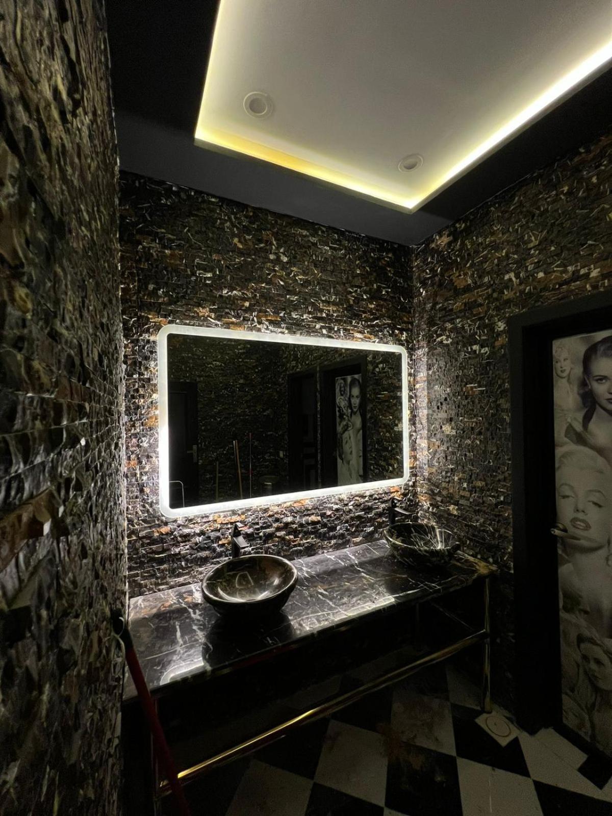 Villa Vista Islamabad Bagian luar foto